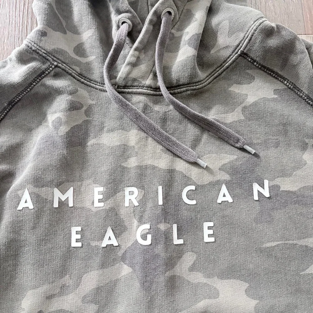 American Eagle Gray Camo Logo Pullover Hoodie – Size M